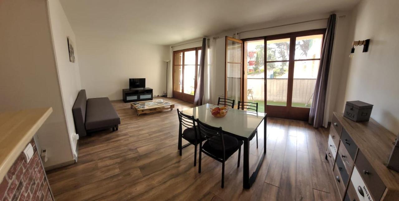 Au Calme, 200M Du Centre T2 Avec Balcon Et Parking Apartman Cassis Kültér fotó