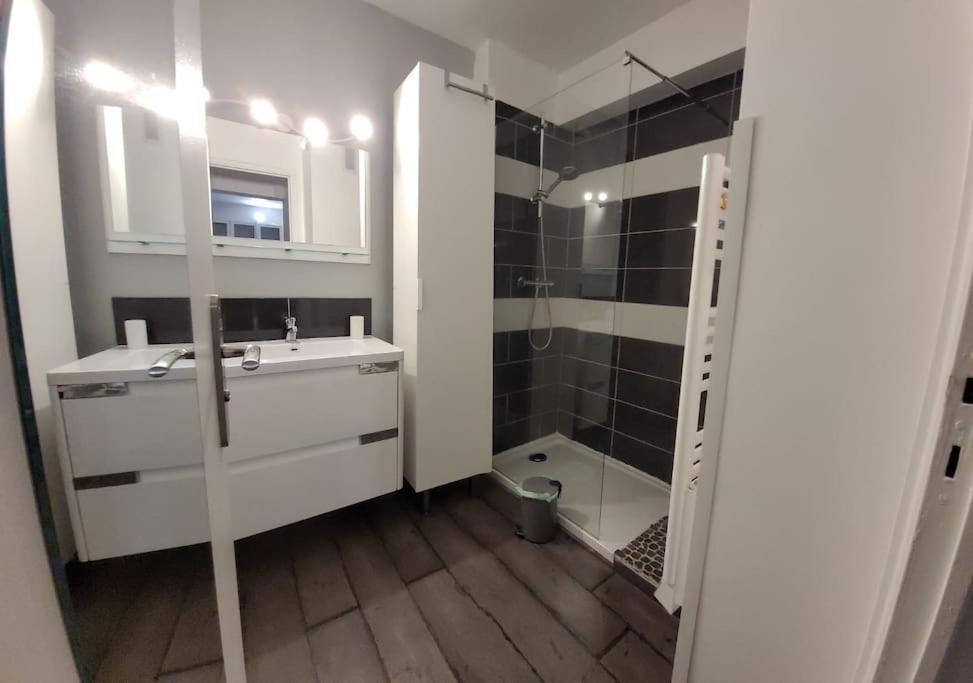 Au Calme, 200M Du Centre T2 Avec Balcon Et Parking Apartman Cassis Kültér fotó