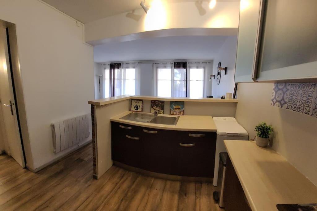 Au Calme, 200M Du Centre T2 Avec Balcon Et Parking Apartman Cassis Kültér fotó