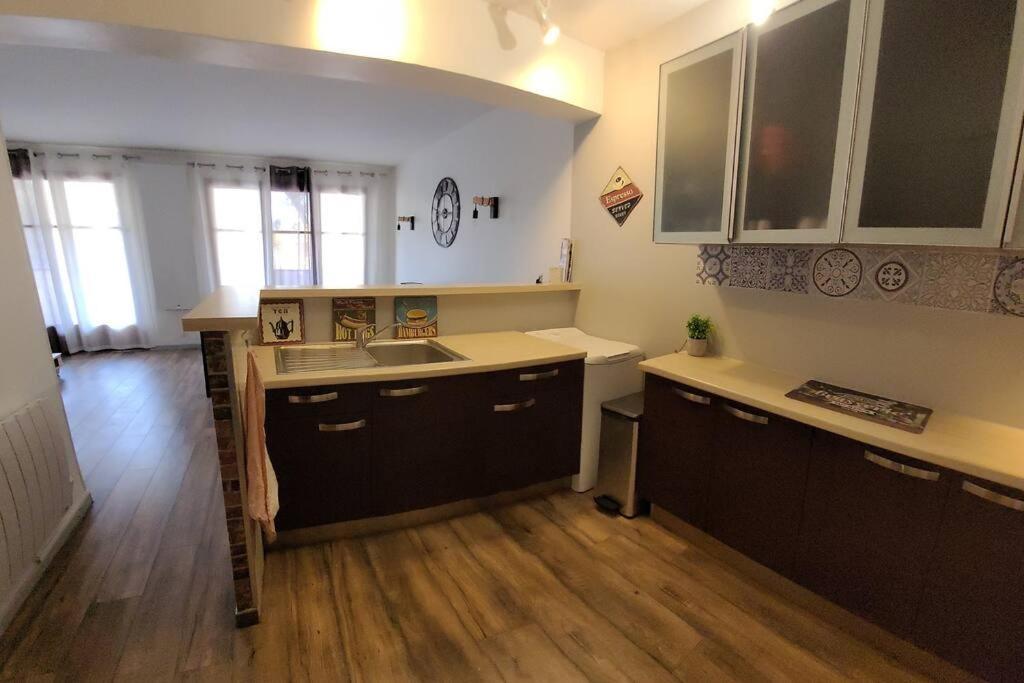 Au Calme, 200M Du Centre T2 Avec Balcon Et Parking Apartman Cassis Kültér fotó