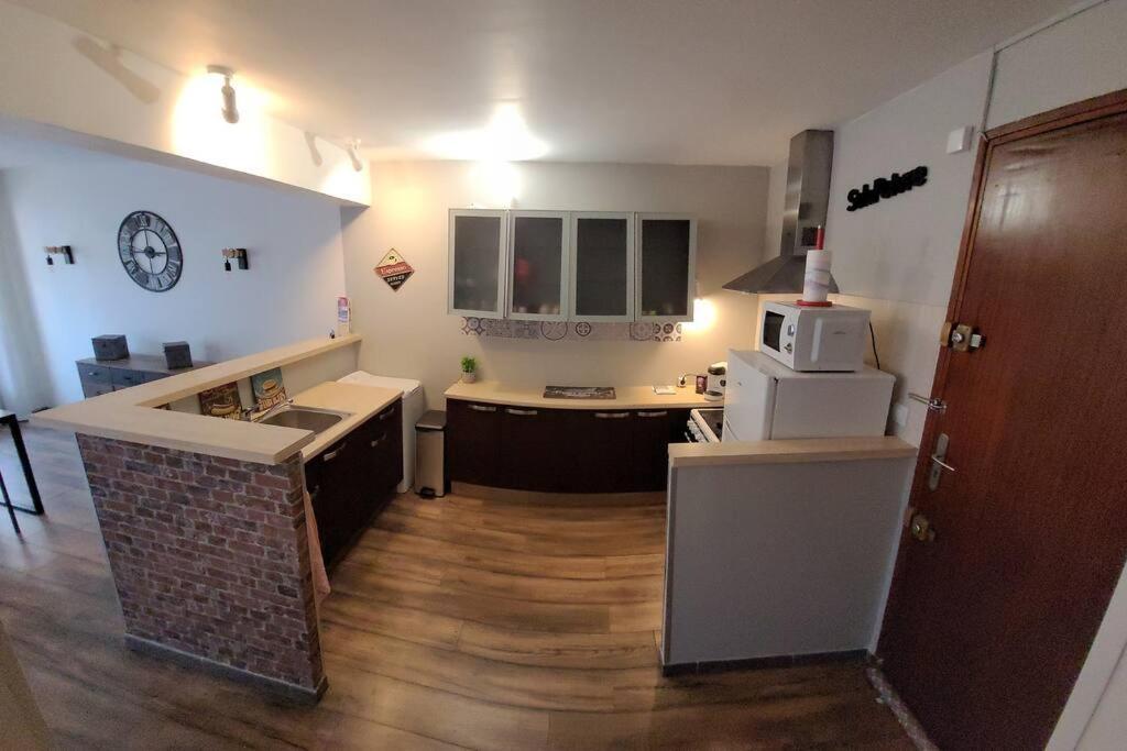 Au Calme, 200M Du Centre T2 Avec Balcon Et Parking Apartman Cassis Kültér fotó